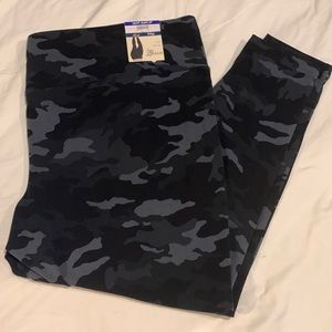 Terra & sky women’s camouflage leggings